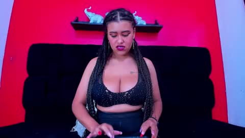 Snapshot of leah_gomed chatting on 01-06-25, 03:31 Leah online show from 01-06-25, 03:31