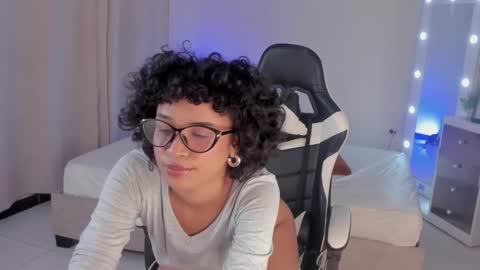 Snapshot of leahaltomm chatting on 02-12-25, 01:37 leahaltomm online show from 02-12-25, 01:37