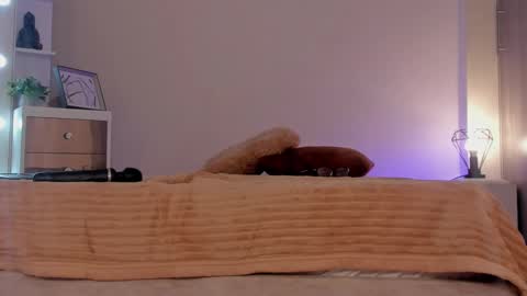 Snapshot of leahaltomm chatting on 03-09-25, 09:36 leahaltomm online show from 03-09-25, 09:36