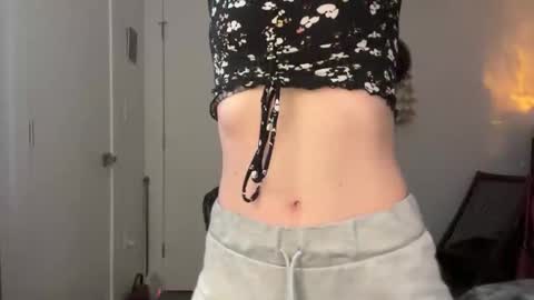 Leah Sparkles online show from 02-18-26, 02:57