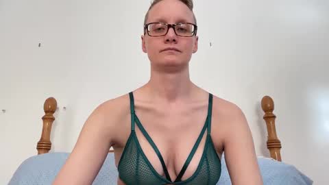 Lee online show from 02-24-25, 04:04