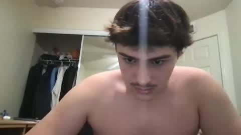 Snapshot of leakyboy9 chatting on 11-11-25, 05:07 Leaky Boy online show from 11-11-25, 05:07