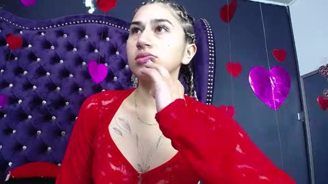 Snapshot of leamoreau chatting on 02-15-25, 10:33 leamoreau online show from 02-15-25, 10:33
