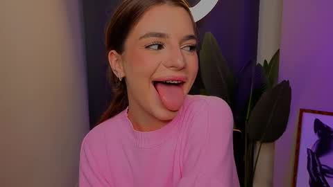 Sophie online show from 04-16-26, 09:39