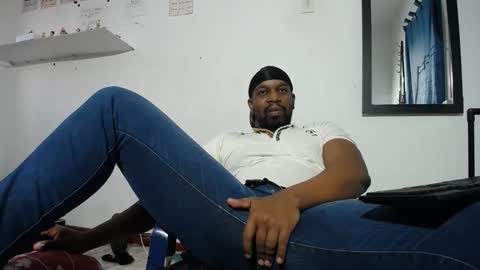Snapshot of leandrohurtado69 chatting on 05-15-26, 10:28 Latino hot online show from 05-15-26, 10:28