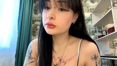 Kiki online show from 04-15-26, 03:19