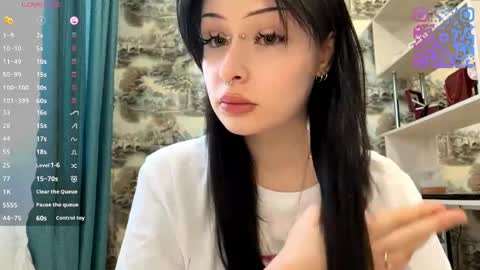Kiki online show from 05-09-26, 03:17