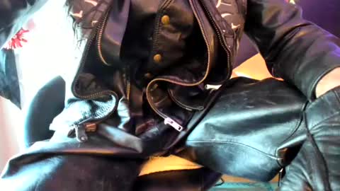 leatherdude69 online show from 02-04-25, 03:04