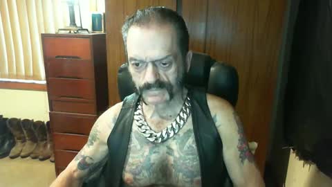 leathergreaser online show from 01-31-25, 08:11