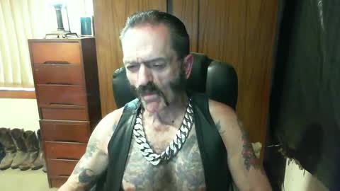 leathergreaser online show from 03-01-25, 08:13