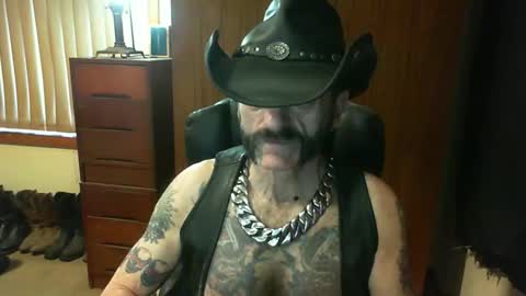 leathergreaser online show from 11-01-25, 08:22
