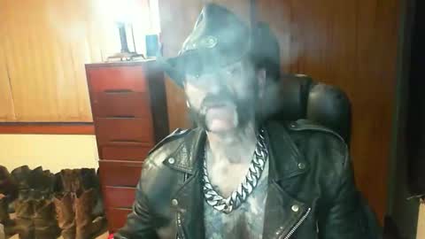 leathergreaser online show from 05-17-26, 08:38