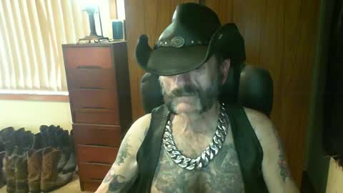 Snapshot of leathergreaser chatting on 06-13-26, 04:21 leathergreaser online show from 06-13-26, 04:21