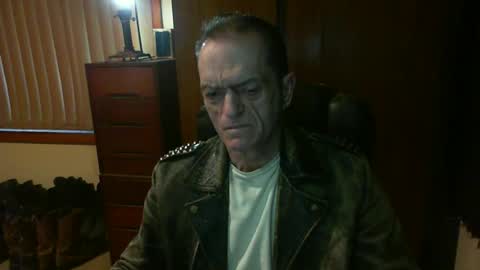 Snapshot of leathergreaser chatting on 06-18-26, 10:03 leathergreaser online show from 06-18-26, 10:03
