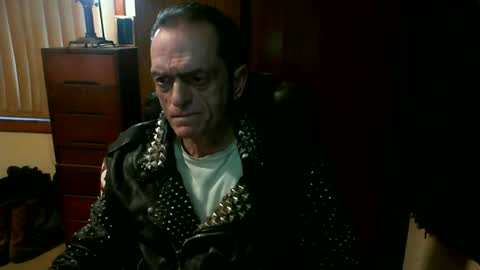 Snapshot of leathergreaser chatting on 06-25-26, 09:30 leathergreaser online show from 06-25-26, 09:30