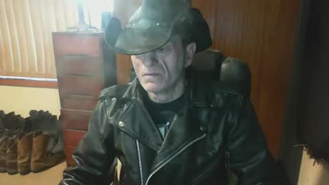 Snapshot of leathergreaser chatting on 07-04-26, 09:54 leathergreaser online show from 07-04-26, 09:54