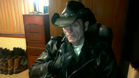 Snapshot of leathergreaser chatting on 07-07-26, 06:47 leathergreaser online show from 07-07-26, 06:47