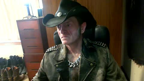 Snapshot of leathergreaser chatting on 07-20-26, 05:00 leathergreaser online show from 07-20-26, 05:00