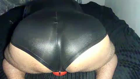 Snapshot of leatherman31 chatting on 11-22-25, 02:16 leatherman31 online show from 11-22-25, 02:16