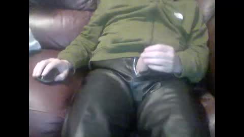 leatherpants68 online show from 10-01-25, 07:53