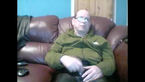 leatherpants68 online show from 10-31-25, 09:05