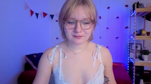 Ellie online show from 02-09-26, 07:12