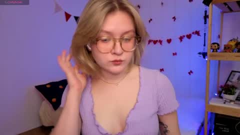 Ellie online show from 04-22-26, 07:33