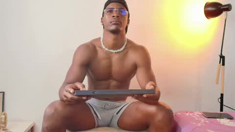 Snapshot of lebron_black_ chatting on 05-14-26, 01:07 Lebron online show from 05-14-26, 01:07