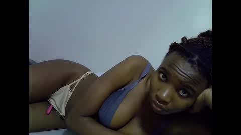 Snapshot of lee_shaz chatting on 05-30-26, 02:41 lee baby online show from 05-30-26, 02:41