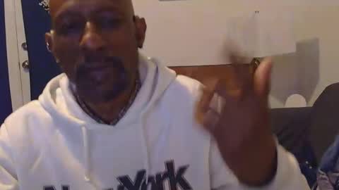 Snapshot of leeguy_hugedick chatting on 01-18-26, 07:01 Ebony DeafGuy online show from 01-18-26, 07:01