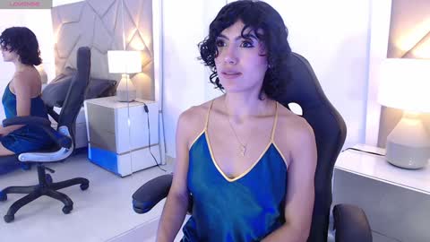 Snapshot of leethompson_ chatting on 01-18-25, 12:04 Leet  online show from 01-18-25, 12:04