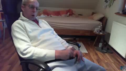 Dave online show from 02-16-25, 04:21