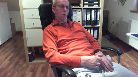 Dave online show from 11-09-25, 01:31