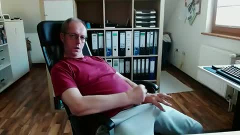 Snapshot of lefti27 chatting on 03-08-26, 12:09 Dave online show from 03-08-26, 12:09