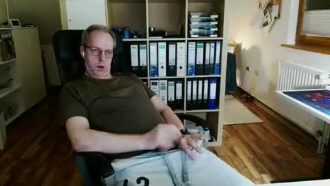 Snapshot of lefti27 chatting on 03-24-26, 10:15 Dave online show from 03-24-26, 10:15