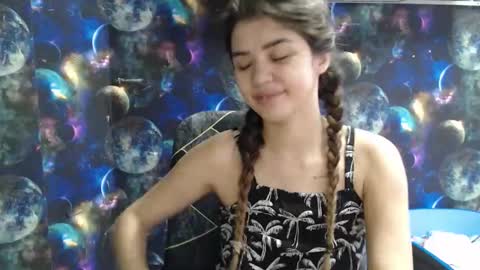 Liya online show from 11-13-25, 07:07