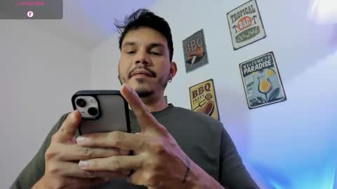 Snapshot of legolas_15 chatting on 01-18-26, 09:29 Alejandro online show from 01-18-26, 09:29