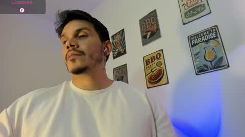 Snapshot of legolas_15 chatting on 02-01-26, 05:06 Alejandro online show from 02-01-26, 05:06