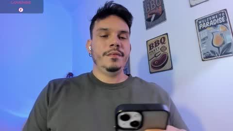 Snapshot of legolas_15 chatting on 02-06-26, 01:43 Alejandro online show from 02-06-26, 01:43