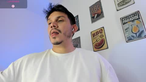 Snapshot of legolas_15 chatting on 02-22-26, 01:40 Alejandro online show from 02-22-26, 01:40