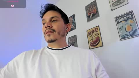 Snapshot of legolas_15 chatting on 02-22-26, 03:21 Alejandro online show from 02-22-26, 03:21