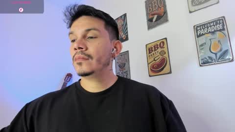 Snapshot of legolas_15 chatting on 02-26-26, 10:36 Alejandro online show from 02-26-26, 10:36