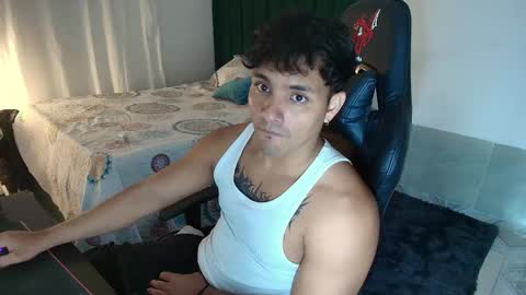Snapshot of lei_77 chatting on 05-15-26, 08:10 Lei online show from 05-15-26, 08:10