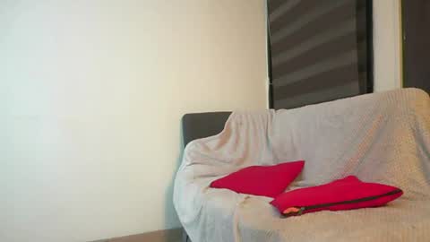 Snapshot of leiaah__ chatting on 06-04-26, 03:56 Leah online show from 06-04-26, 03:56
