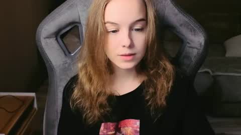 Snapshot of leiamurphy chatting on 06-23-26, 02:37 Leia online show from 06-23-26, 02:37