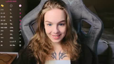 Snapshot of leiamurphy chatting on 06-26-26, 01:59 Leia online show from 06-26-26, 01:59