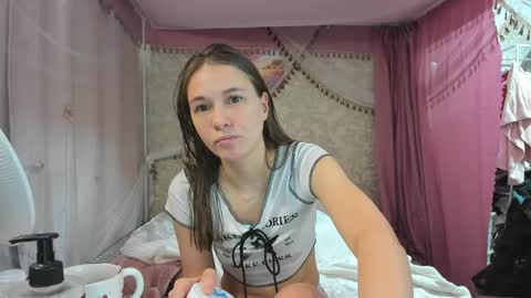 leila_bambi_ online show from 04-06-26, 02:09