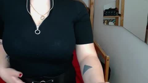 Leila online show from 12-10-24, 01:22