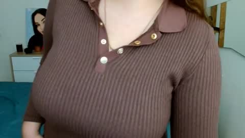 Snapshot of leila_beayte_ chatting on 05-24-26, 05:23 Leila online show from 05-24-26, 05:23