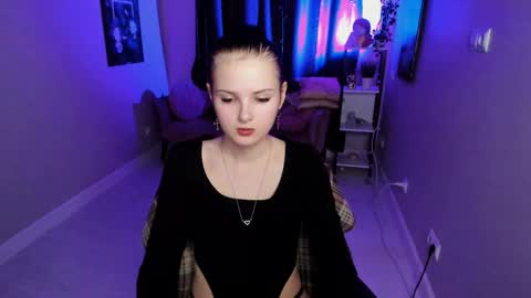 Leila online show from 10-11-25, 05:44